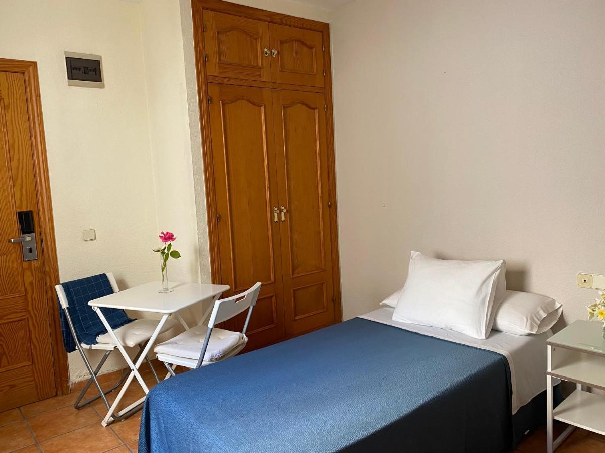 Hostal Moscatel Málaga Exteriör bild